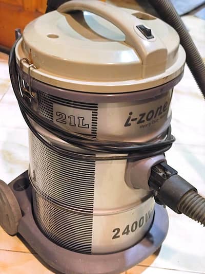 ​i-Zone Heavy Duty Drum Vacuum Cleaner 2400W - 21 Liters (Imported