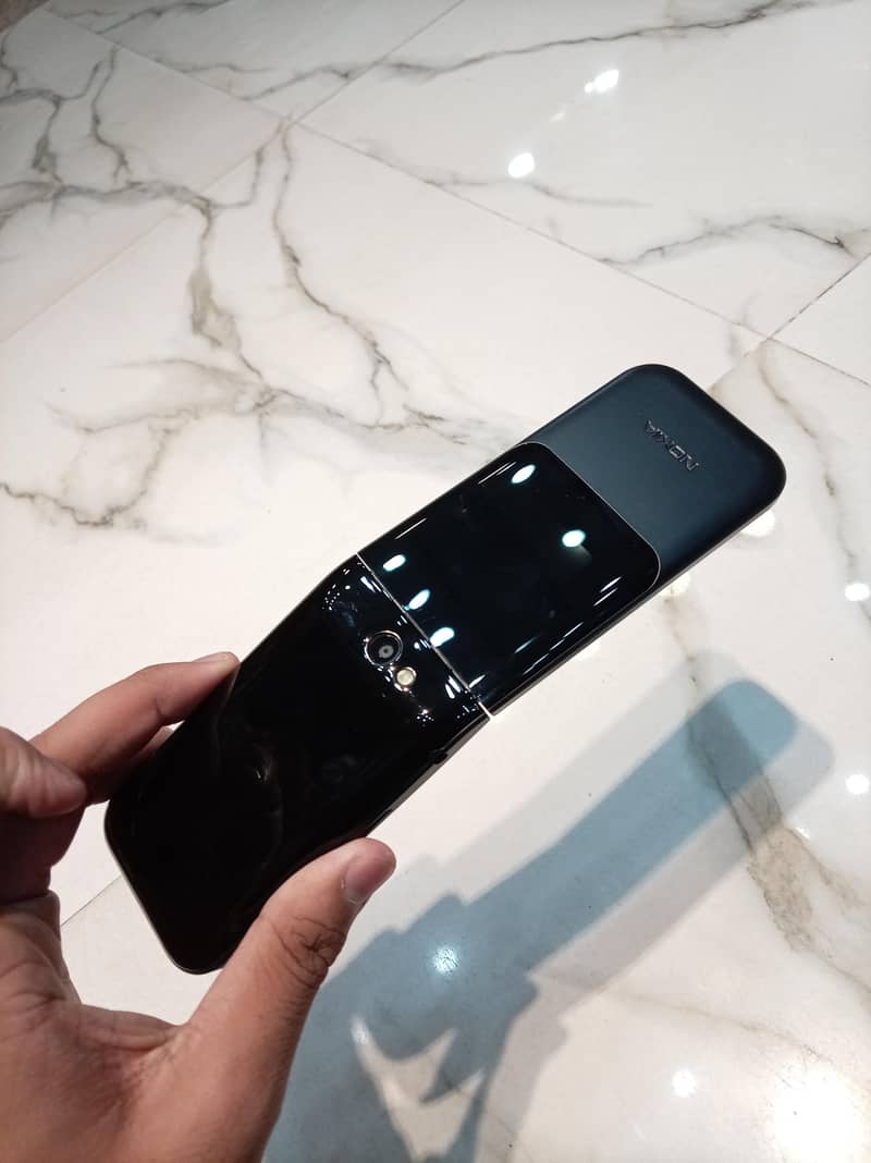 Nokia 2720 Flip 0