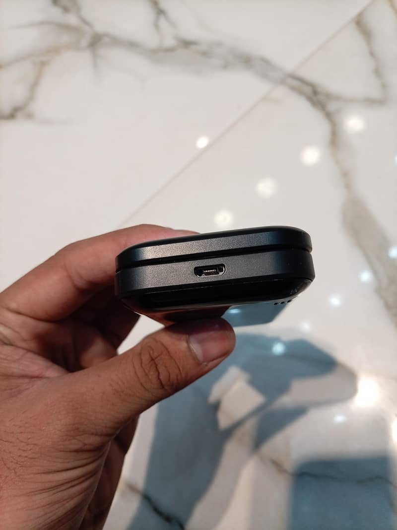 Nokia 2720 Flip 2