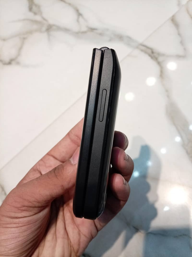 Nokia 2720 Flip 3