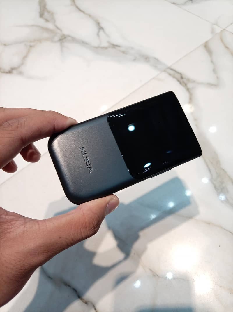Nokia 2720 Flip 6