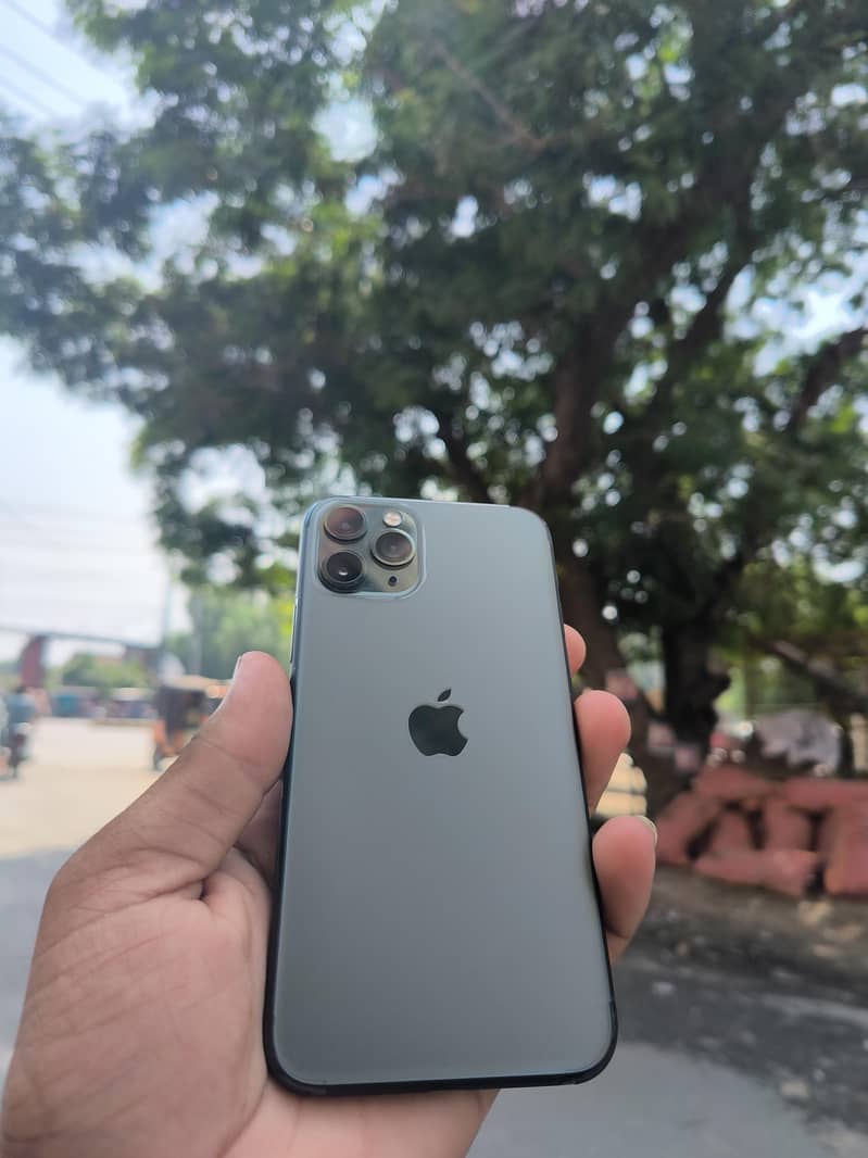Apple iPhone 11 Pro 4
