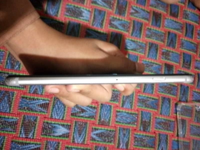 Apple iPhone 6S Plus 5