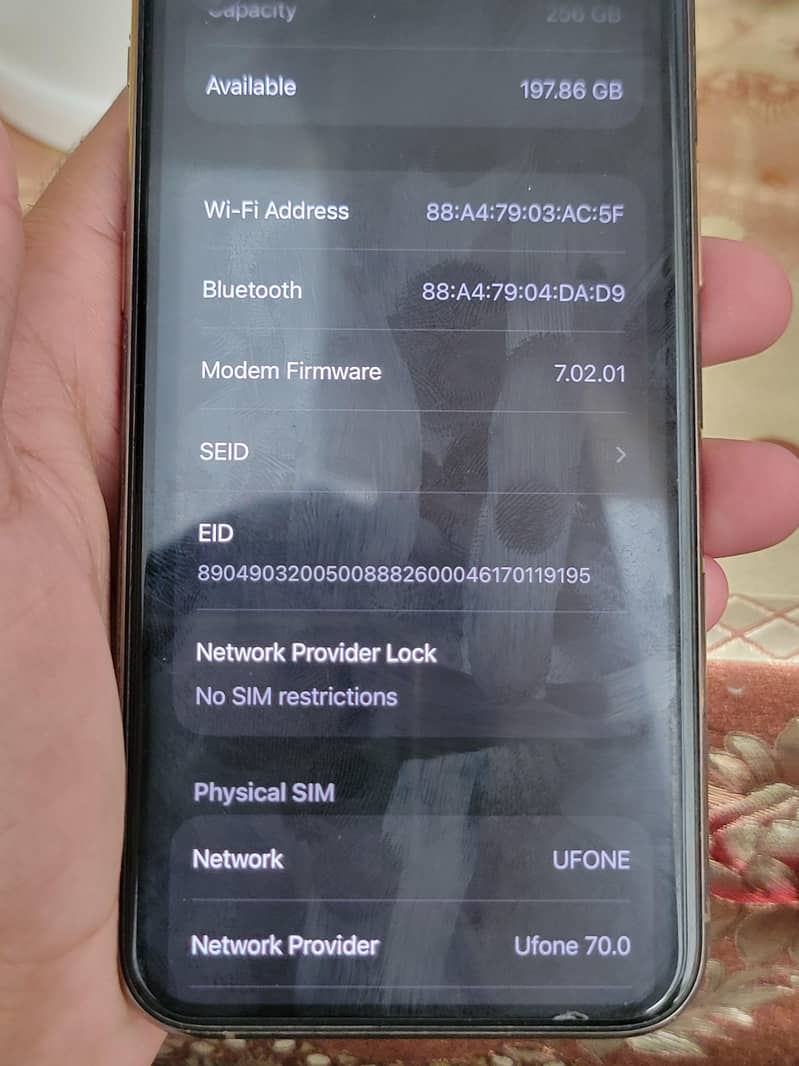 Apple iPhone 11 Pro 4