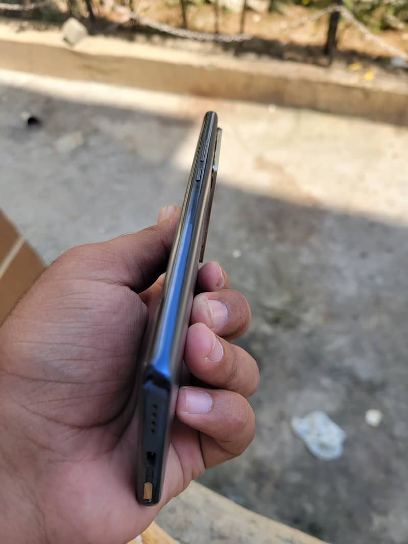 Infinix Note 40 Pro 4
