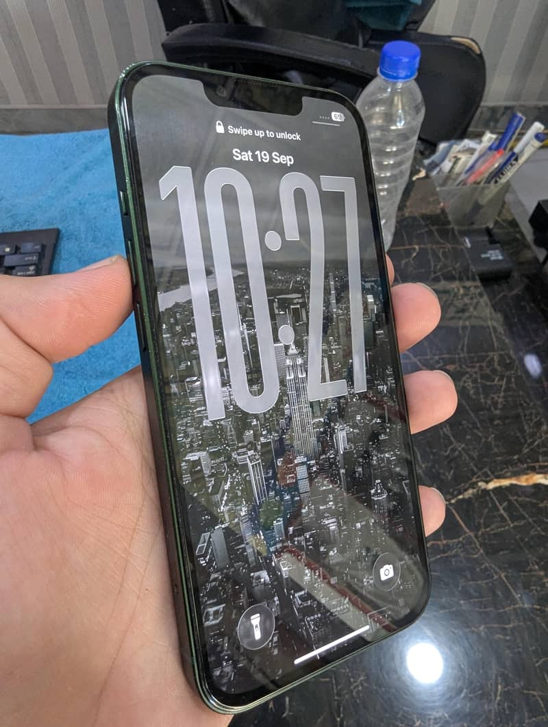 Apple iPhone 13 0