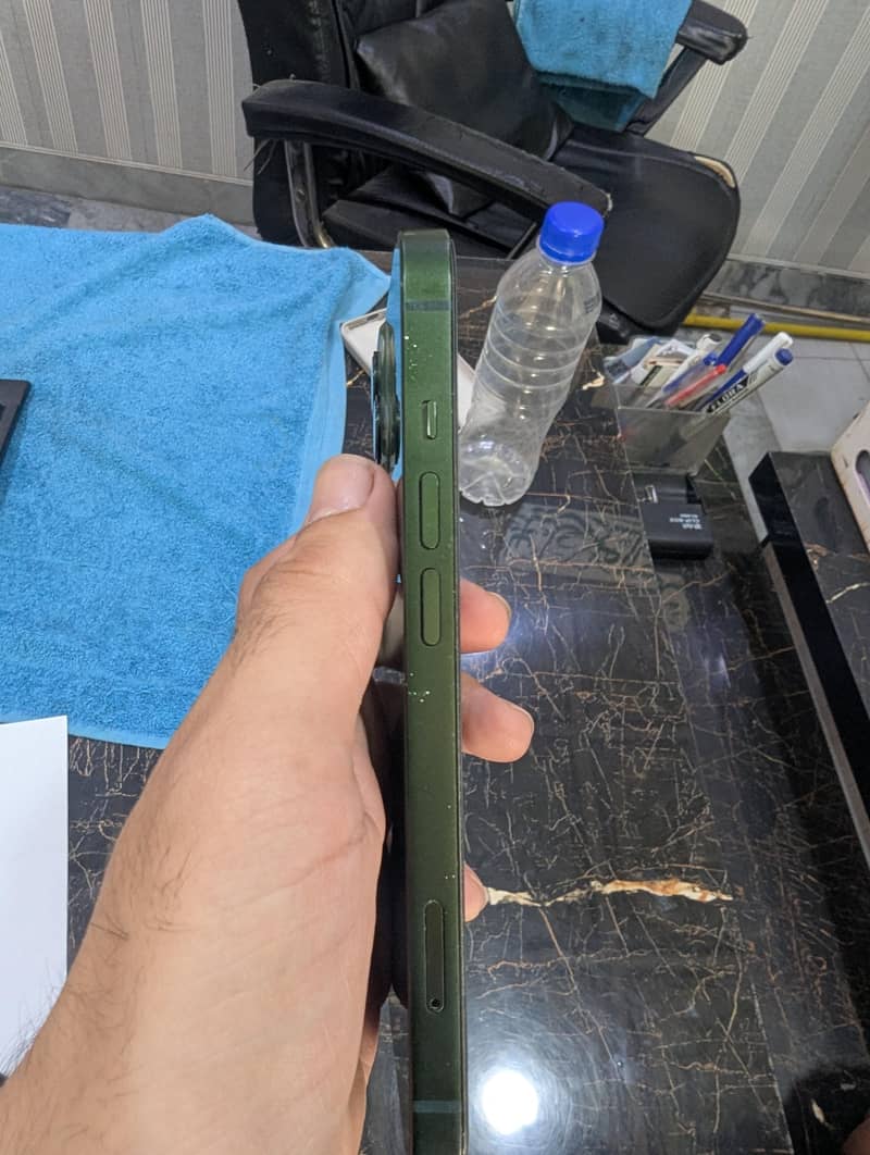 Apple iPhone 13 1
