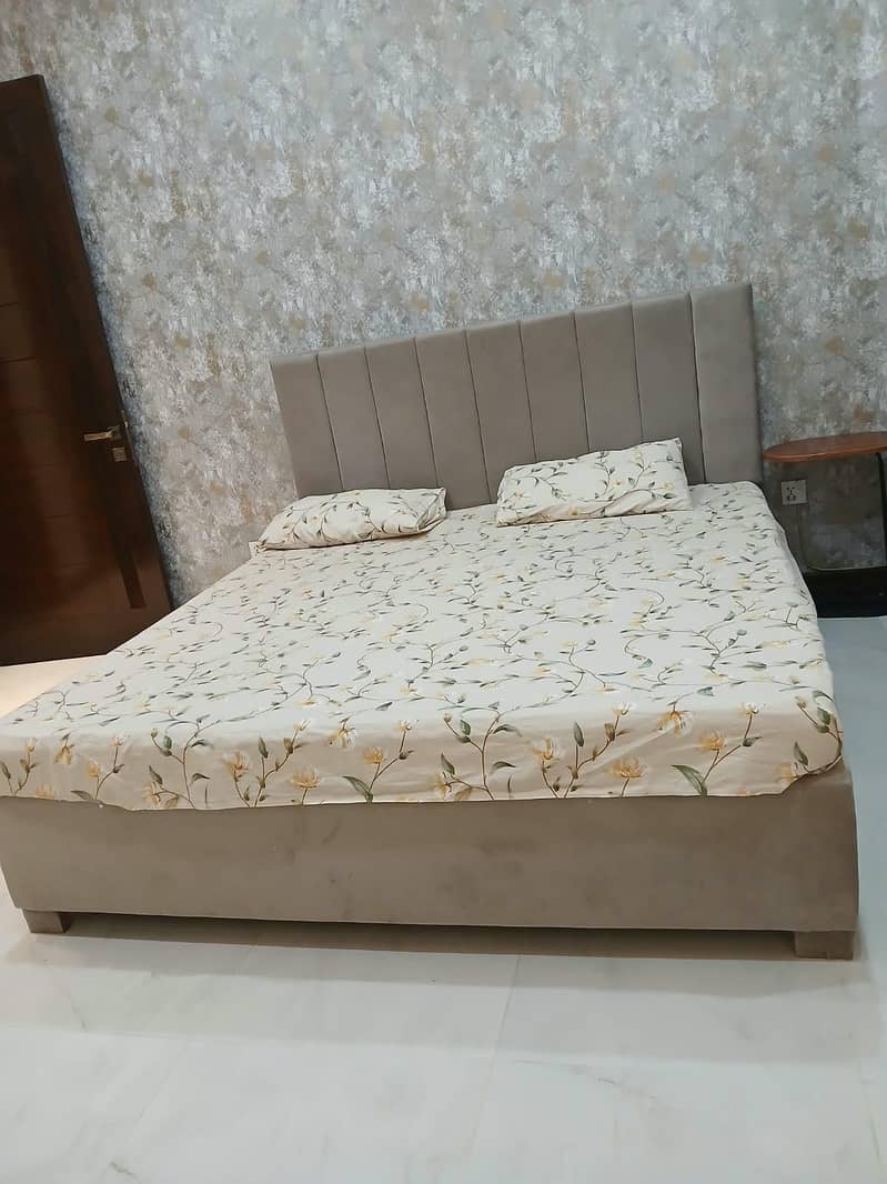 King bed 2