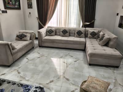 home use sofa in good conditin