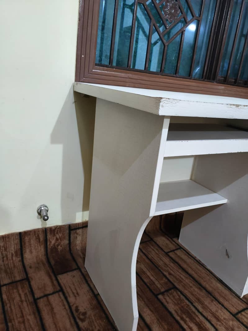 Computer table for 1 person 1