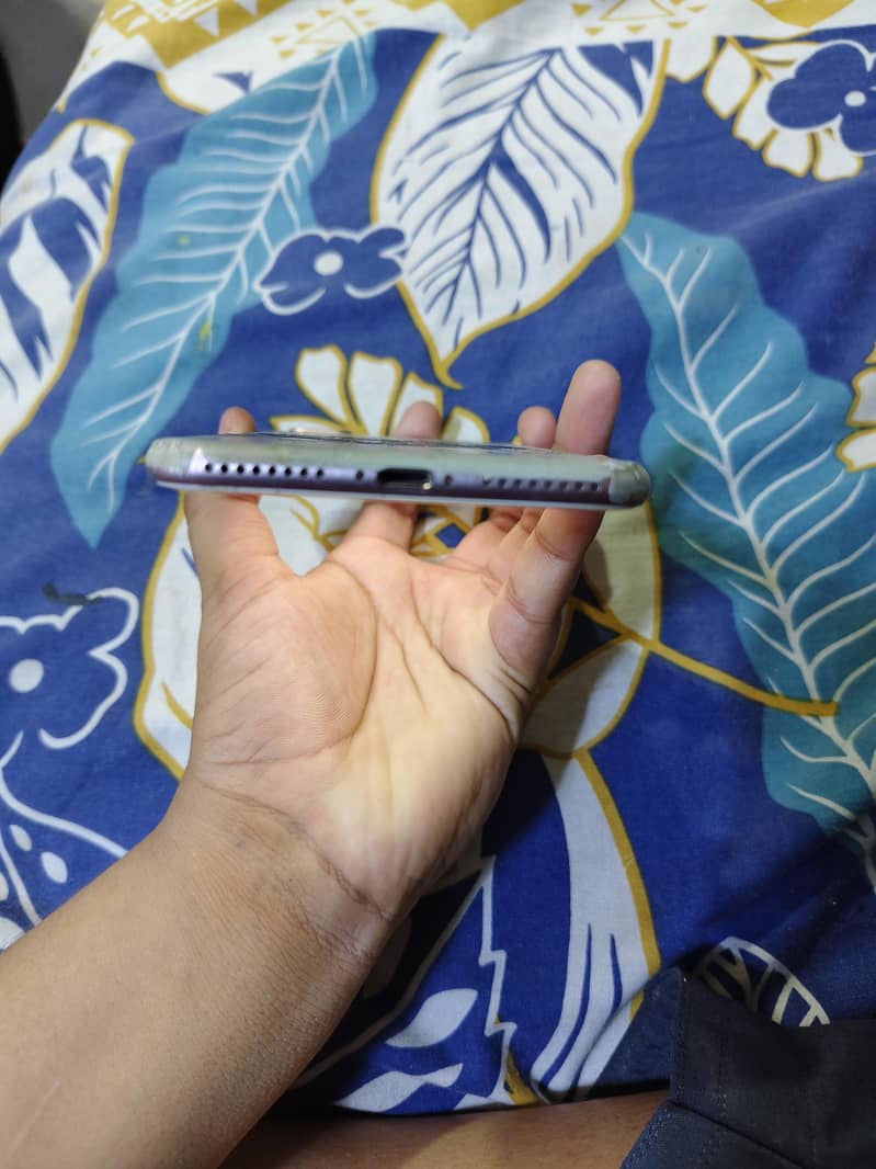 Apple iPhone 7 Plus 1