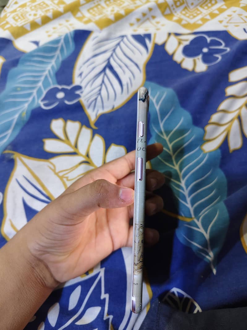 Apple iPhone 7 Plus 3