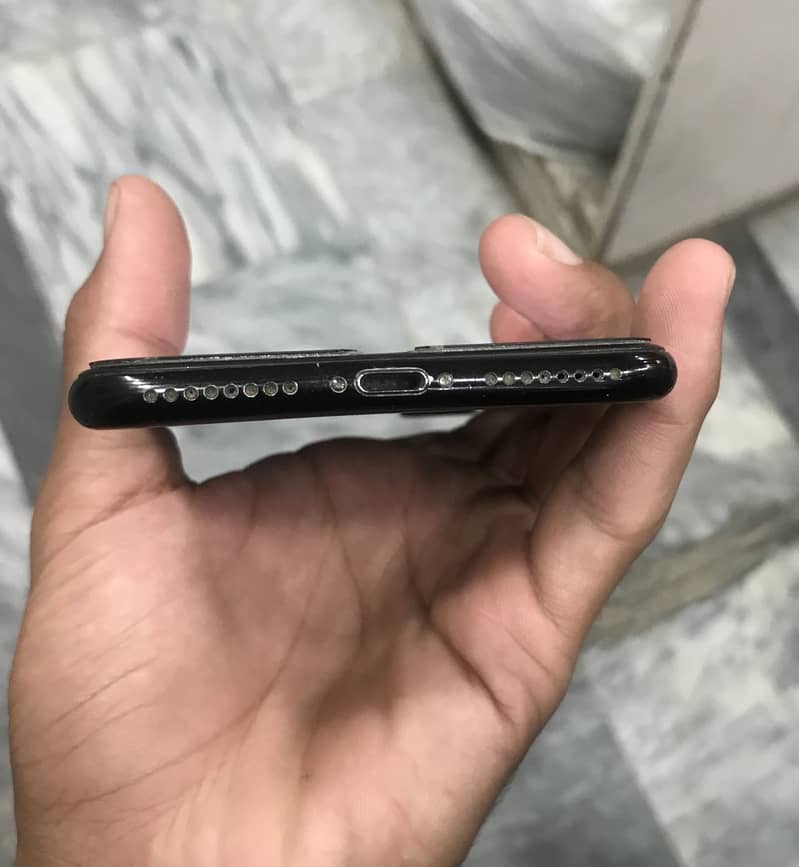 Apple iPhone 7 Plus 4