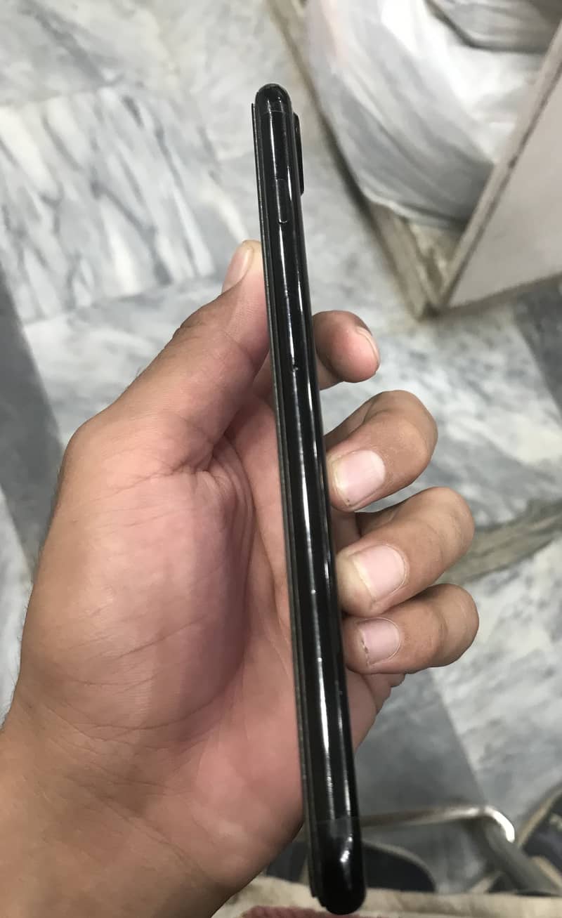 Apple iPhone 7 Plus 6