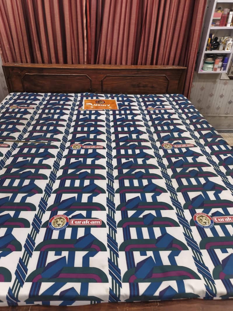 king size bed 0