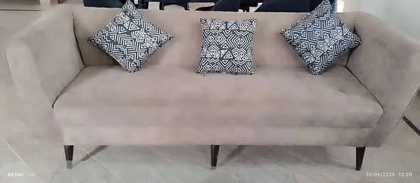 Four seater sofa set