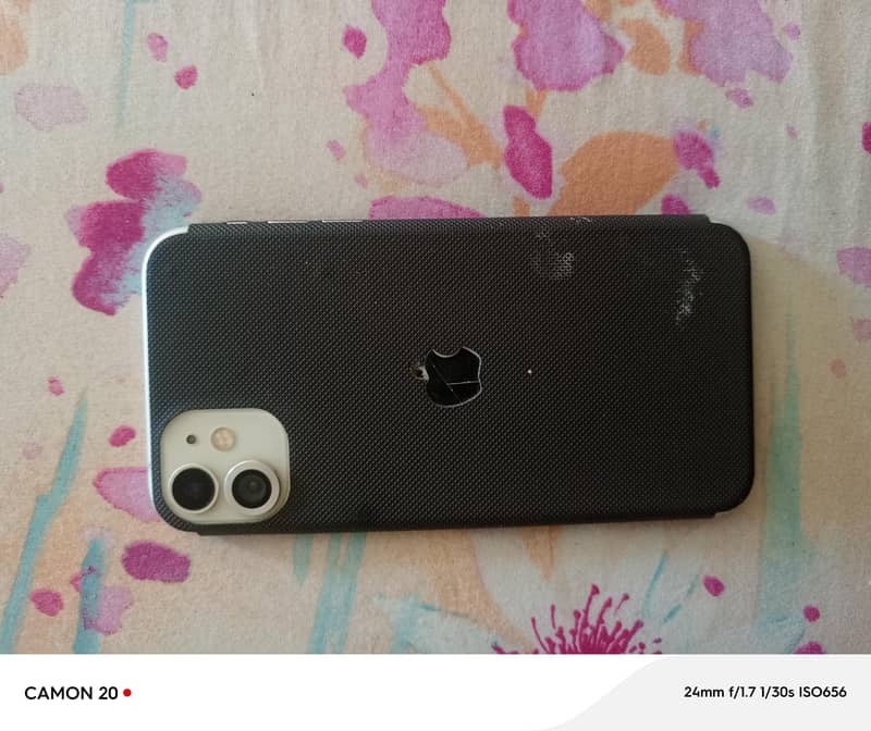 Apple iPhone 11 4