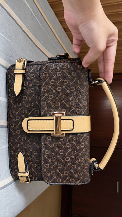 Elegant Womens Hand Bag
