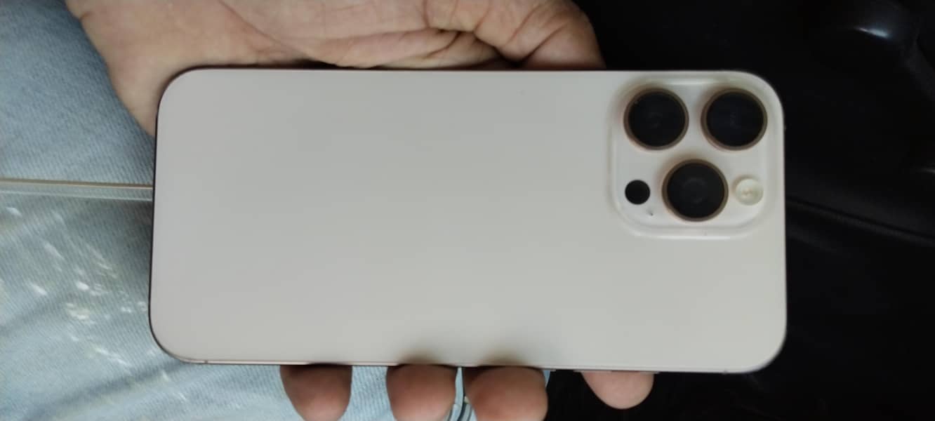 Apple iPhone 16 Pro Max 0