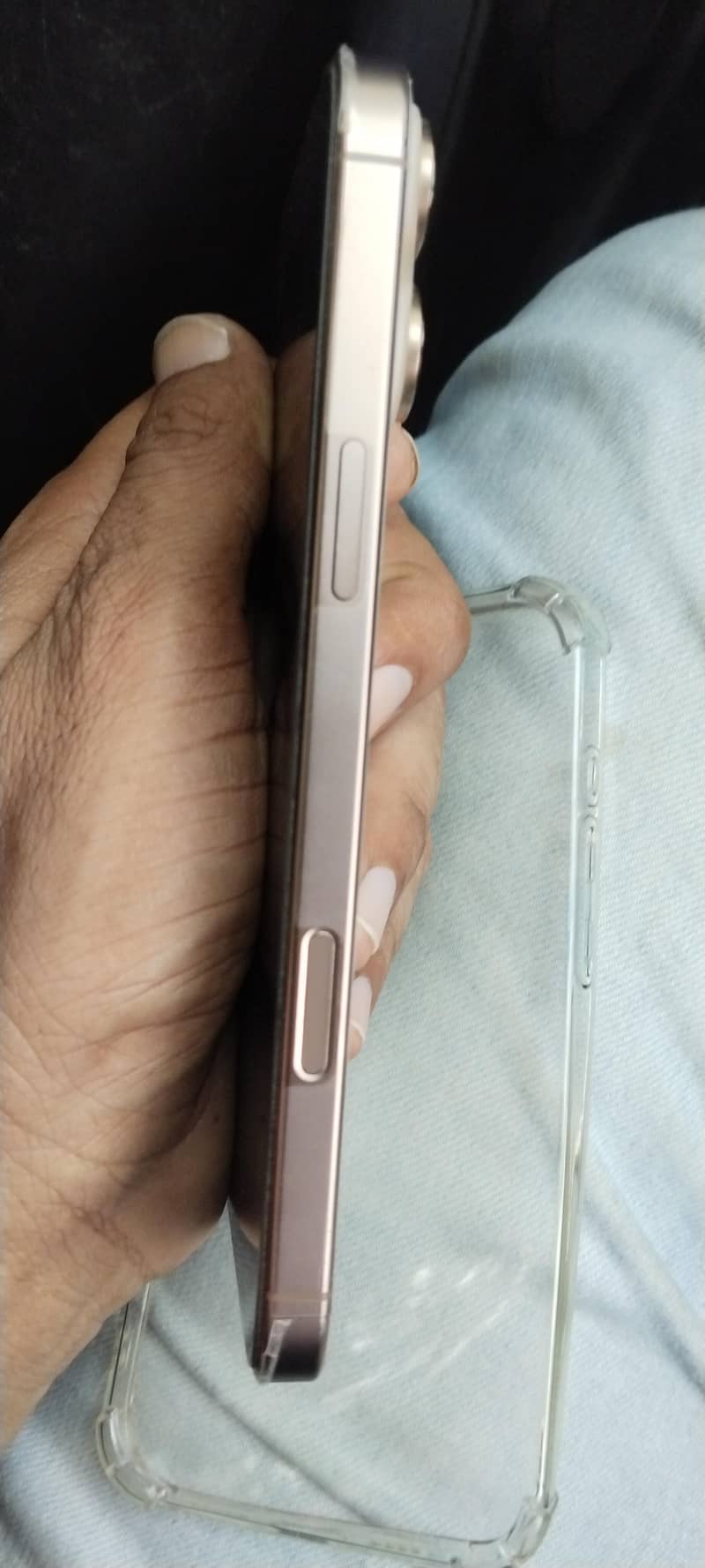 Apple iPhone 16 Pro Max 2