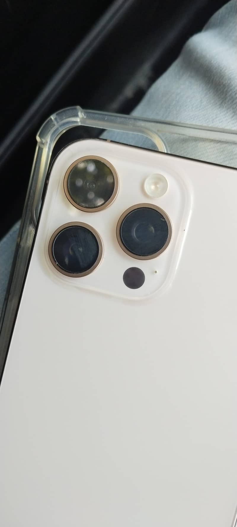 Apple iPhone 16 Pro Max 3