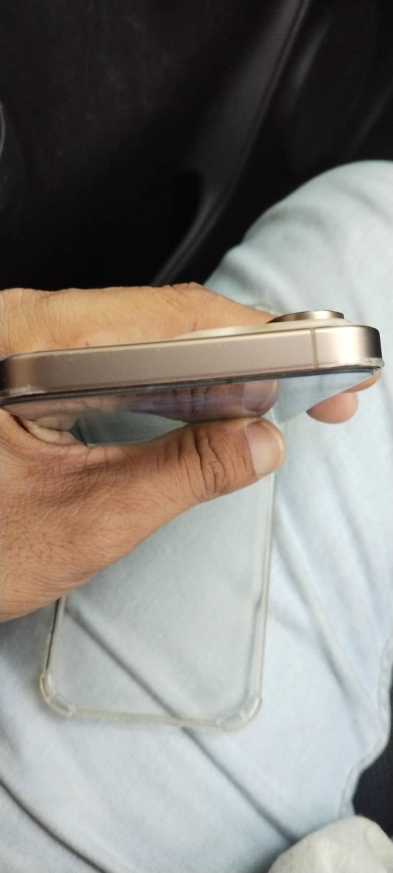 Apple iPhone 16 Pro Max 4