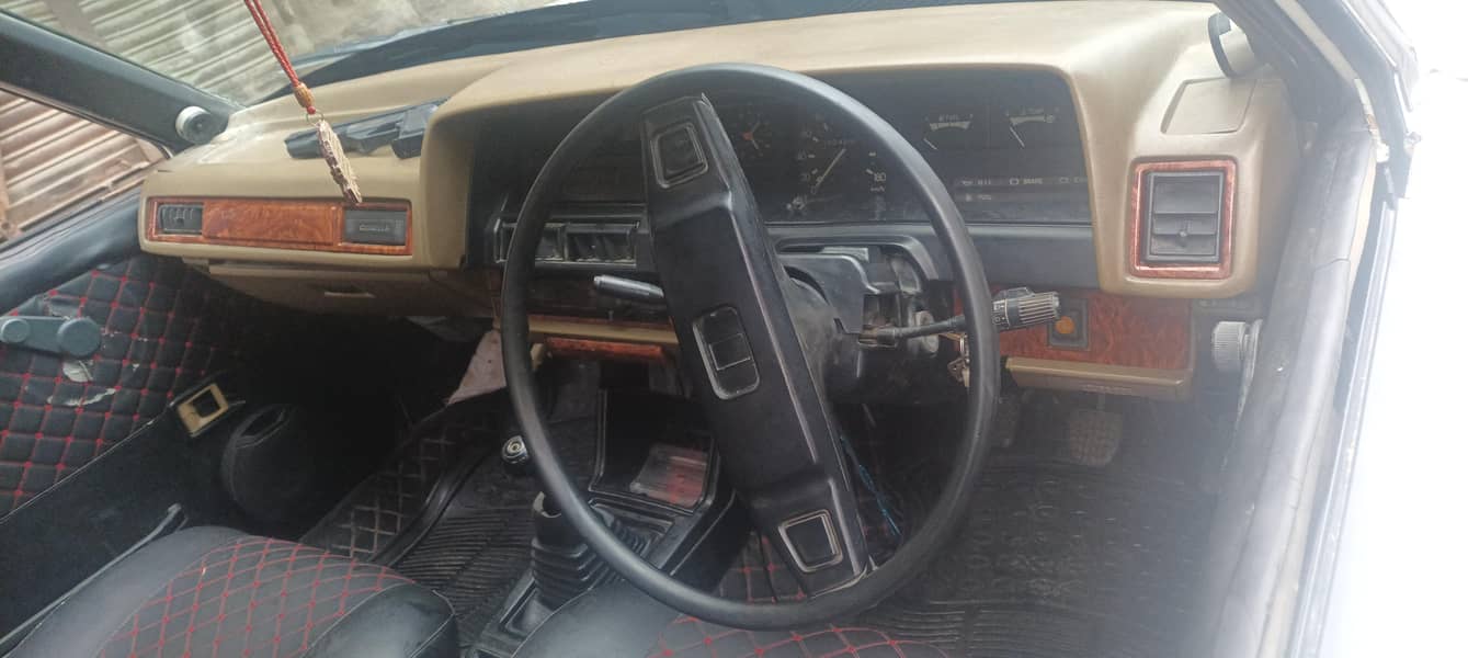 Toyota Corolla 1981 3