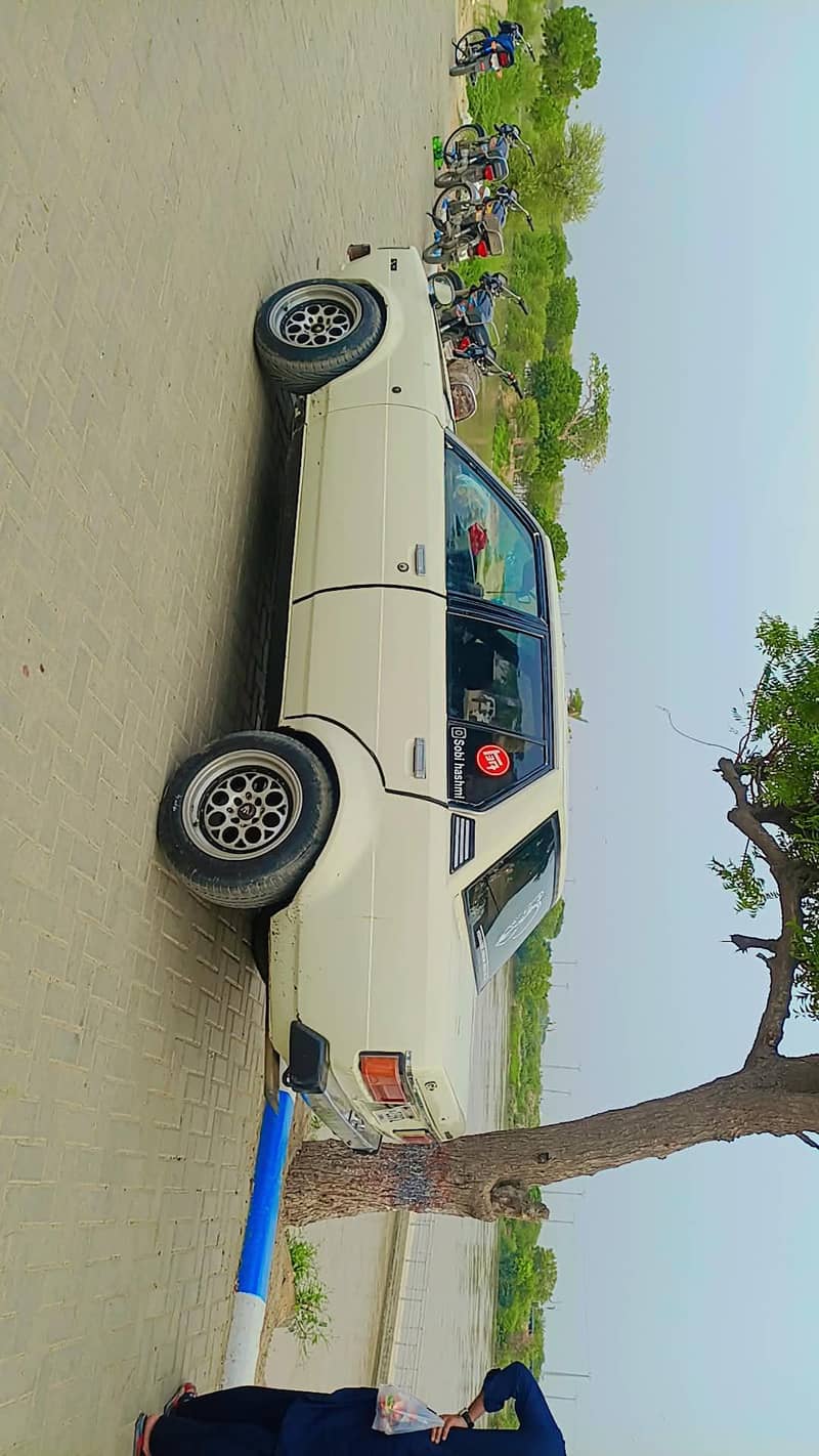 Toyota Corolla 1981 4