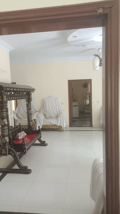 DHA Phase 6 700 Square Yards Upper Portion Up For rent