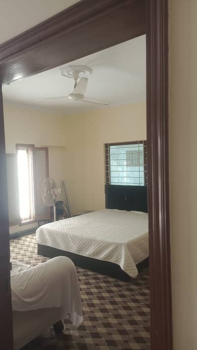 DHA Phase 6 700 Square Yards Upper Portion Up For rent