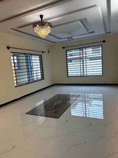 14marla 6beds DD TV lounge kitchen attached baths like brand new house for rent in G 13 3 islamabad