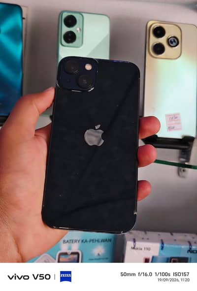 Apple iPhone 13