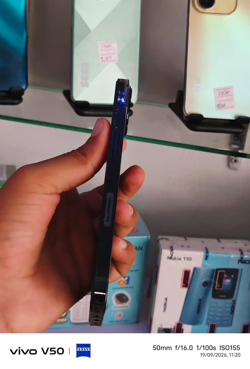 Apple iPhone 13 1