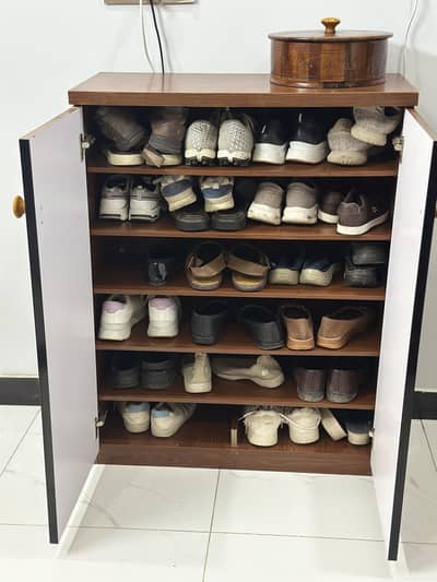 Portable wood shoe rack
