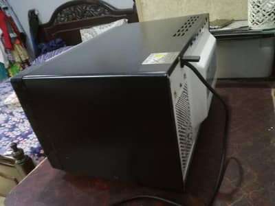 microwave oven