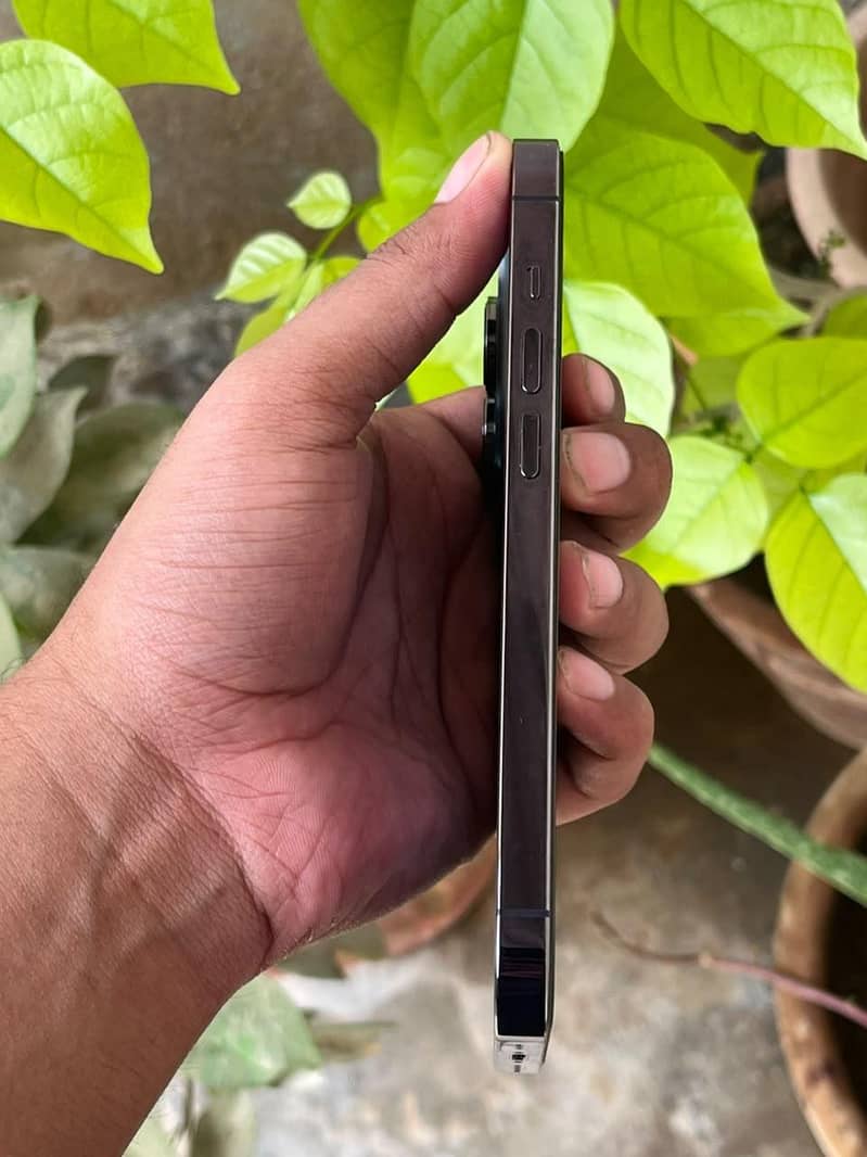 Apple iPhone 14 Pro 4