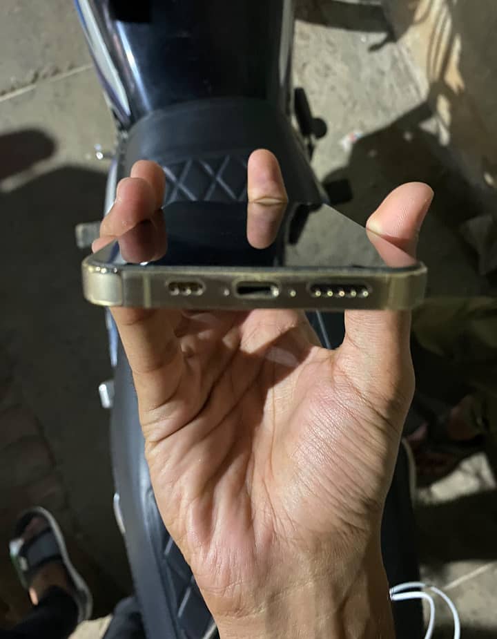 Apple iPhone 13 Pro 4