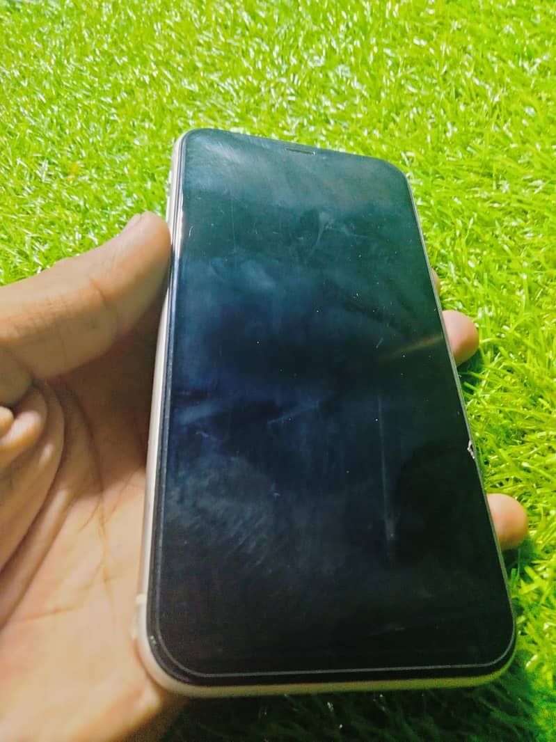 Apple iPhone 11 3