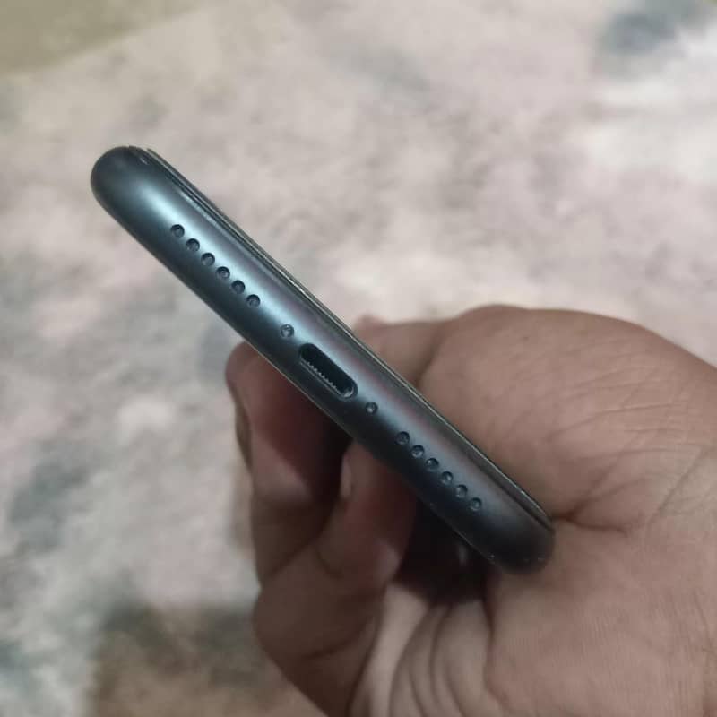 IPhone 11 3