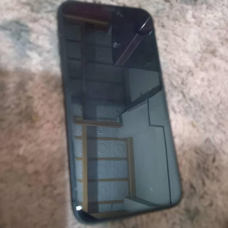 IPhone 11 4