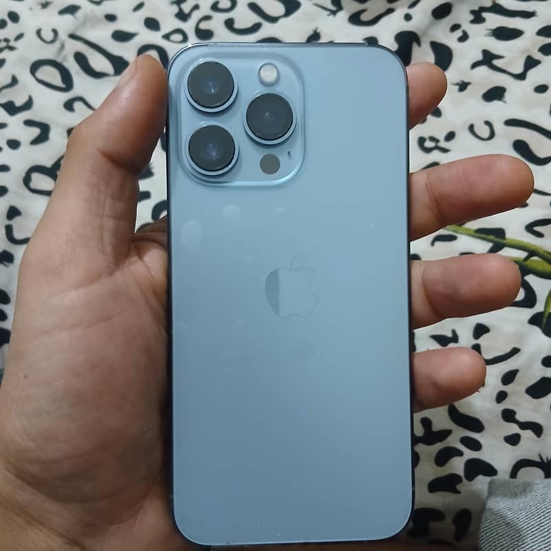 Apple iPhone 13 Pro 2