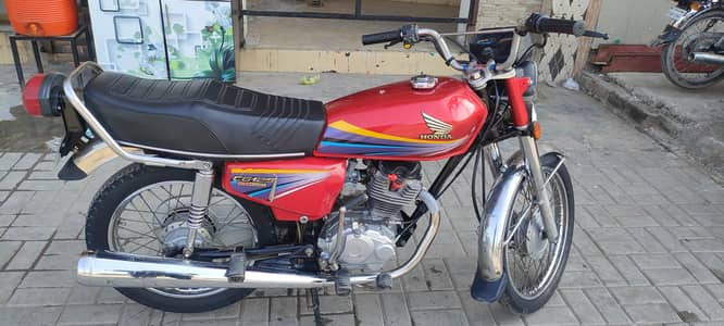 Honda CG125 2010 Model in Total Genuine condition