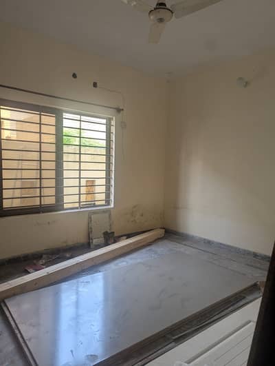 7 Marla Full House Available for Rent