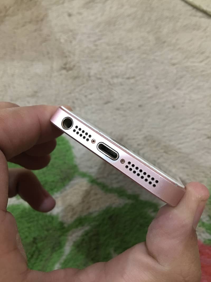 Apple iPhone SE 13