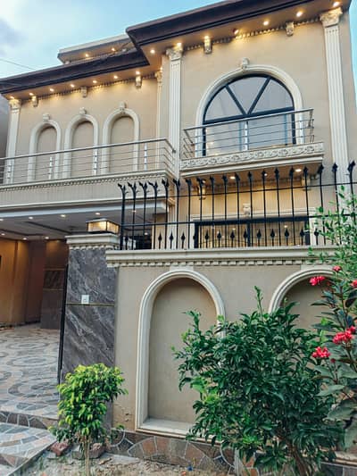 10 Marla House Available For Sale