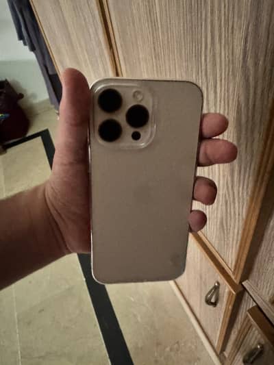 Apple iPhone 16 Pro Max