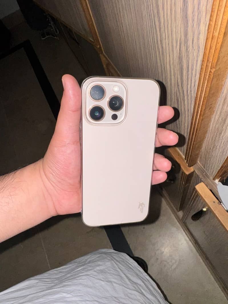 Apple iPhone 16 Pro Max 3