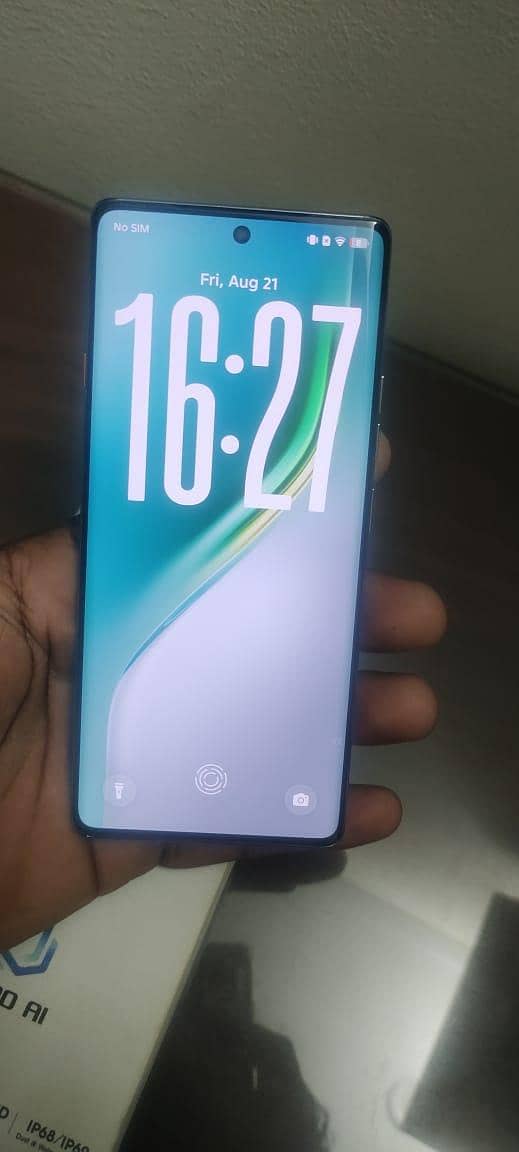 Tecno CAMON 40 Pro 1