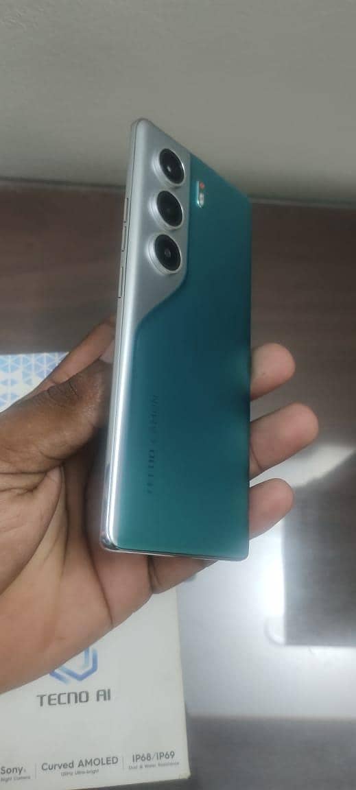Tecno CAMON 40 Pro 2
