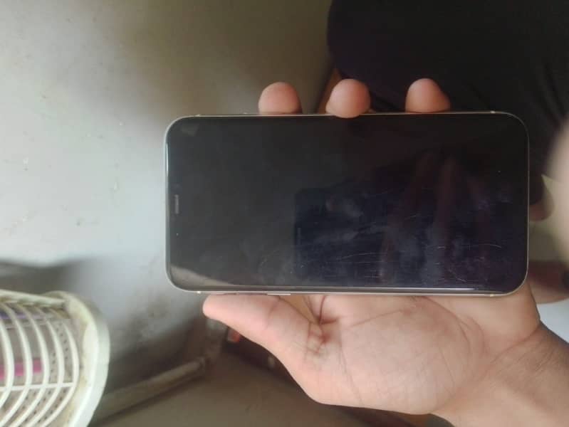 Apple iPhone 11 3